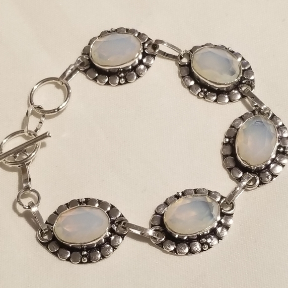 🌺 BOGO *Vintage Milky Opalite Silver Bracelet